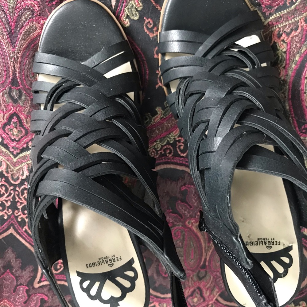 Heels - Picture 4 of 4
